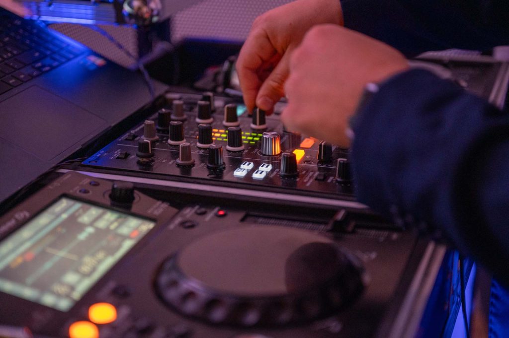 location eventi catania, diciottesimo, dj set location eventi catania, diciottesimo, dj set